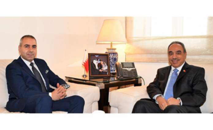            وزير الأشغال يبحث مع السفير اللبناني سبل التعاون المشترك          