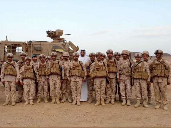 شخبوط بن نهيان يزور قوة الواجب الإماراتية العاملة ضمن التحالف العربي في الحد الجنوبي للسعودية