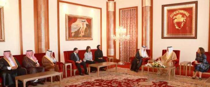 ملك البحرين يستقبل الأمير سلطان بن سلمان وضيوف الدورة الثانية والأربعين لاجتماع لجنة التراث العالمي