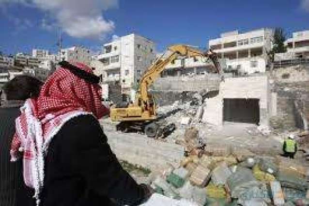 الاحتلال الإسرائيلي يهدم منزلا في القدس ويتوغل ويطلق النار في غزة