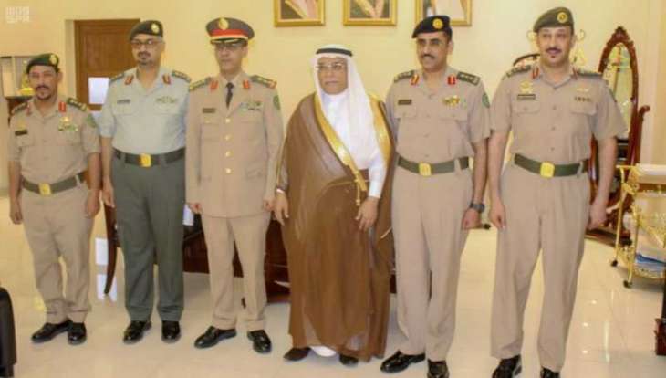 سفير المملكة لدى السودان يقلد ضباطًا رتبهم الجديدة