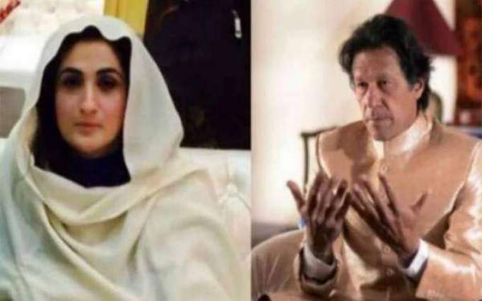 Imran Khan visits Baba Farid’s shrine with wife