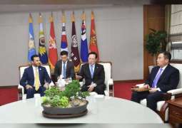 وزير الدفاع الكوري يلتقي سفير الدولة في سيؤول