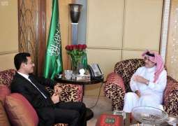 سفير المملكة لدى مصر يلتقي نظيره اليمني