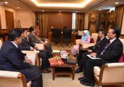 نائبة رئيس الوزراء وزيرة تنمية شئون المرأة والأسرة الماليزية تستقبل سفير المملكة