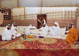 جناح نادي تراث الإمارات بمهرجان ليوا للرطب يواصل فعالياته 