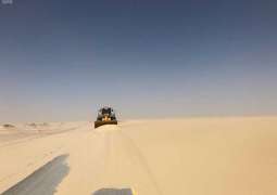 نقل الشرقية تواصل أعمال إزالة الرمال في طريق أبرق الكبريت والسفانية بحفر الباطن