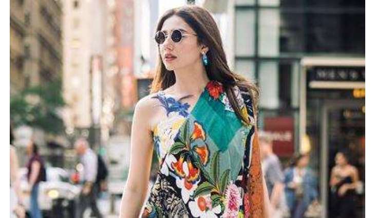 Big lights will inspire you: Mahira Khan shares pictures from Pakistan Film Festival