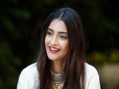 Sonam Kapoor loves Pakistan, ‘dying’ to visit
