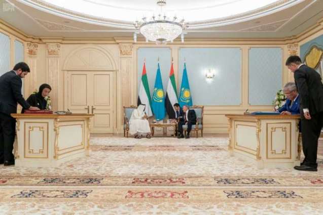محمد بن زايد يبحث مع رئيس كازاخستان تعزيز علاقات البلدين والقضايا الإقليمية والدولية