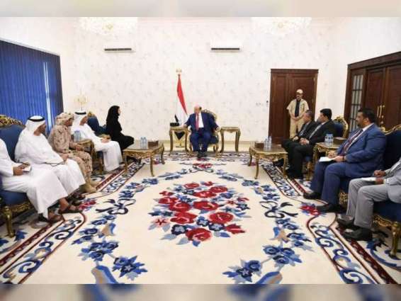 Yemeni President, UAE Minister of State for International Cooperation Meet in Aden