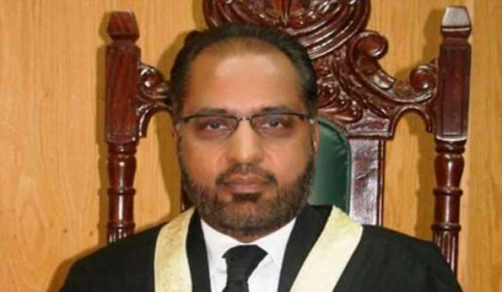 مینوں نومبر تیکر نہیں ستمبر تیکر چیف جسٹس بنوان دی آفر کیتی گئی
 مینوں یقین دہانی کروائی گئی تُسیں مرضی دے فیصلے کرو گے تے تہاڈا ریفرنس ختم کروا دیواں گے:راولپنڈی ڈسٹرکٹ بار وچ خطاب