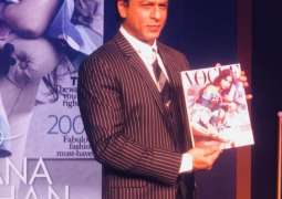 Suhana Khan makes daddy SRK proud with first ever photoshoot