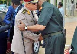 وزير الدفاع السوداني يلتقي رئيس أركان القوات المسلحة المصرية