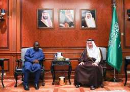 وزير الدولة لشؤون الدول الأفريقية يلتقي سفيري غينيا وتشاد لدى المملكة
