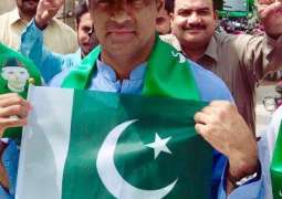 Abid Sher Ali posts picture in Independence Day getup