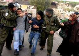 الاحتلال الاسرائيلي يعتقل 10 فلسطينيين في الضفة ويهدم منازل