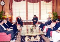 وزير الخارجية الإيراني يلتقي رئيس الوزراء الباكستاني