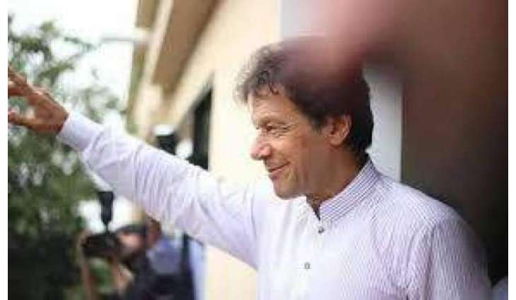 عمران خان نے اپنے عہدے دا حلف چُکدے ای پہلی برطرفی کر دتی
عمران خان نے سہیل عامر نوں سیکرٹری وزیراعظم دے عہدے توں ہٹا دتا