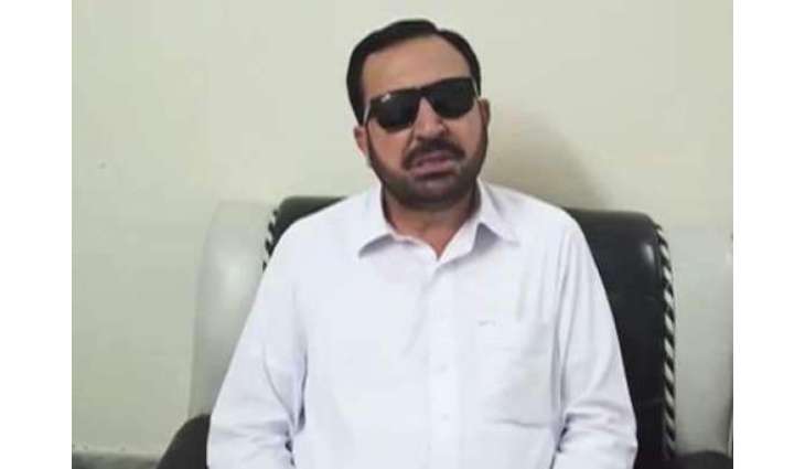 اقتدار سنبھالن مگروں تحریک انصاف وچ پہلی وڈی بغاوت
 رکن خیبرپختونخوا اسمبلی شاہ محمد وزیر نے پارٹی فیصلے توں بغاوت کردے ہوئے وزیر اعلا دے معاون خصوصی برائے ٹرانسپورٹ دا عہدہ لین توں انکار کر دتا