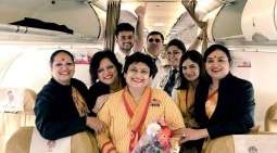 Pilot daughter bids farewell to air hostess mother, fulfills her 'dream'