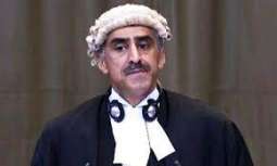 محامي القانون الدولي خاور قریشي یلتقي قاضي القضاة الباکستاني میان نثار ثاقب