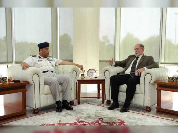 شرطة أبوظبي تبحث مع وفد أمريكي التعاون في التدريب