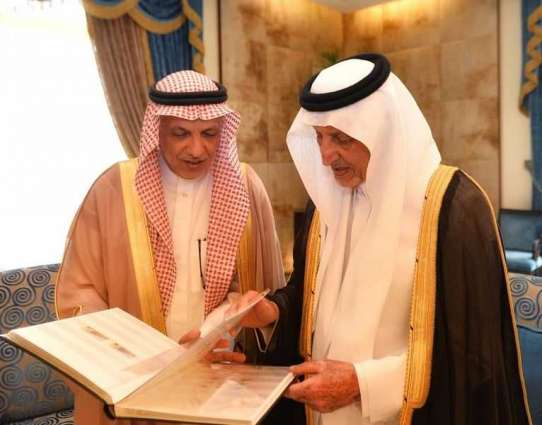 أمير منطقة مكة المكرمة يلتقي رئيس مؤسسة البريد السعودي المكلف