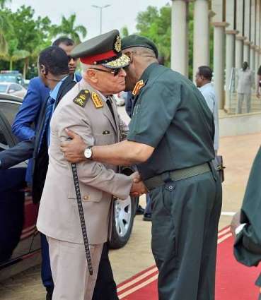 وزير الدفاع السوداني يلتقي رئيس أركان القوات المسلحة المصرية