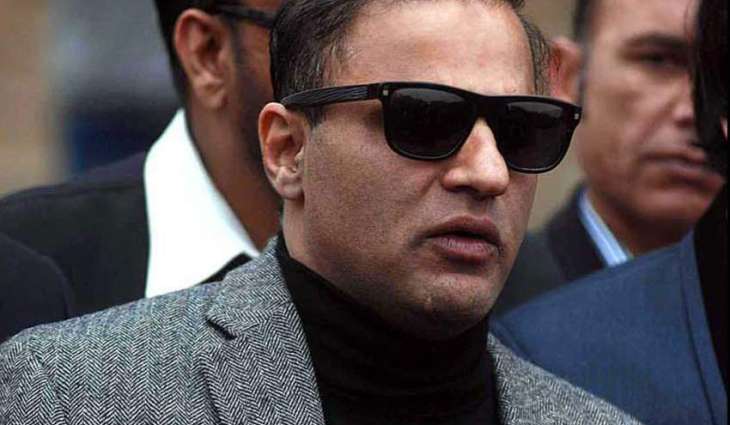 Abid Sher Ali’s picture sitting alone on LHC stairs goes viral