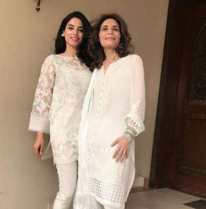 Zainab Abbas is all proud over newly-elected MNA mother Andleeb Abbas