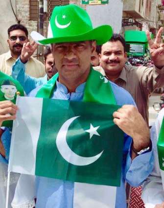 Abid Sher Ali posts picture in Independence Day getup