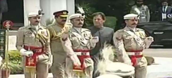 Imran Khan receives guard of honour at PM House
