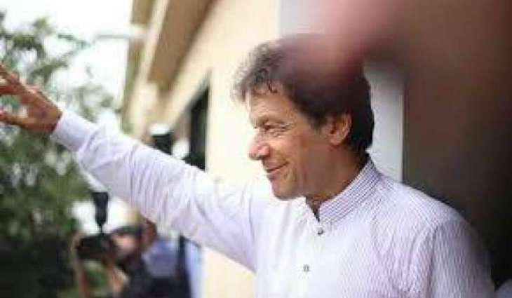 عمران خان نے اپنے عہدے دا حلف چُکدے ای پہلی برطرفی کر دتی
عمران خان نے سہیل عامر نوں سیکرٹری وزیراعظم دے عہدے توں ہٹا دتا
