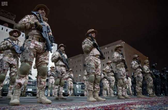 وزير الداخلية يقف على استعدادات وجاهزية قوات الأمن الخاصة لخدمة حجاج بين الله الحرام