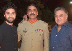 DG ISPR meets his hero Asif Raza Mir, extends best wishes
