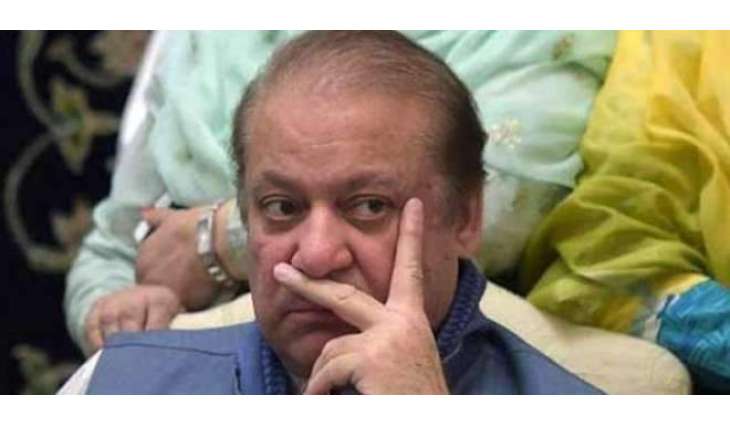 نواز شریف نوں عدالت وچ پیشی اُتے تحفہ مل گیا
پارٹی رہنما نے سابق وزیر اعظم نوں کتاباں دا تحفہ دتا