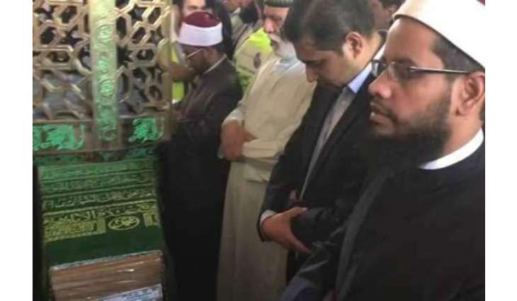 بیگم کلثوم نواز دی میت پاکستان لیان وچ دیر
شہباز شریف اپنی بھرجائی دی میت لے کے لندن دے ہیتھرو ائر پورٹ اپڑ گئے
