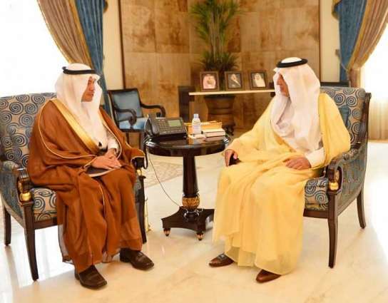 الأمير خالد الفيصل يلتقي مدير جامعة الطائف