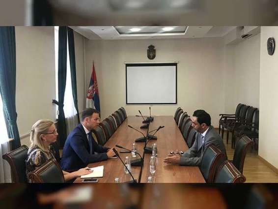 سفير الدولة يلتقي وزير المالية الصربي 