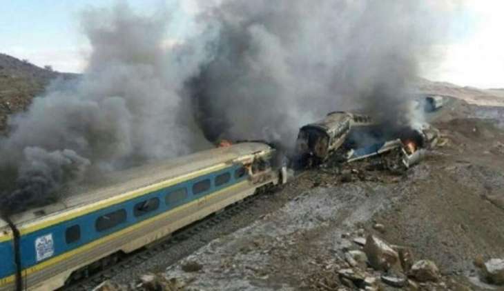 17 قتيلا بتصادم قطارين في انغولا