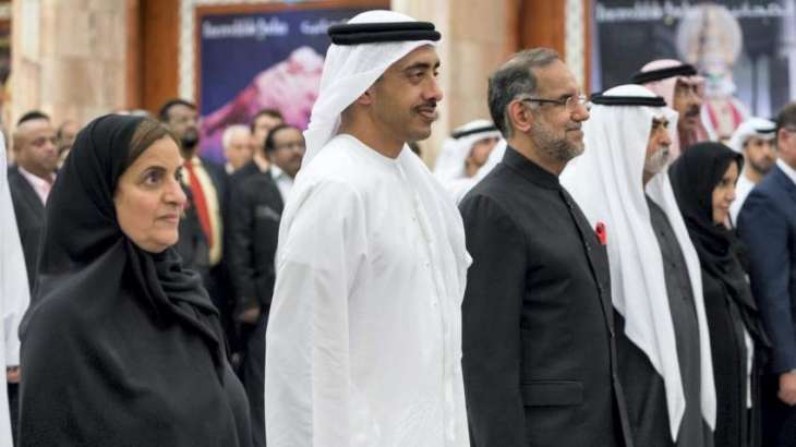 Abdullah bin Zayed meets UAE students in UK