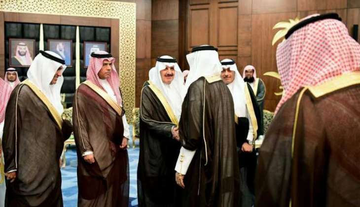 الأمير سعود بن نايف يستقبل أعضاء جمعية إطعام خلال المجلس الأسبوعي 