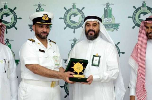وكيل جامعة الملك عبدالعزيز يزور كلية الدرسات البحرية