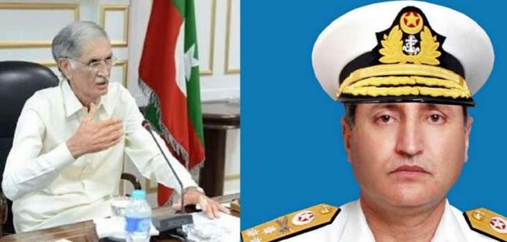 قائد القوات البحرية الباكستانية الأدميرال ظفر محمود عباسي يلتقي وزير الدفاع برويز ختك
