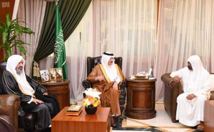 الأمير سعود بن نايف يستقبل المواطن البلوشي المتنازل عن قاتل ابنه لوجه الله