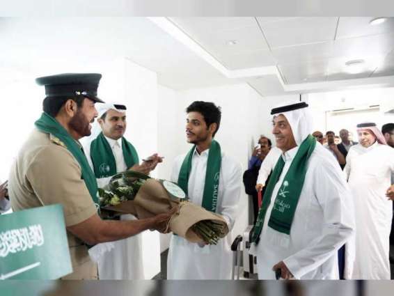 شرطة دبي تحتفي بمواليد اليوم الوطني السعودي