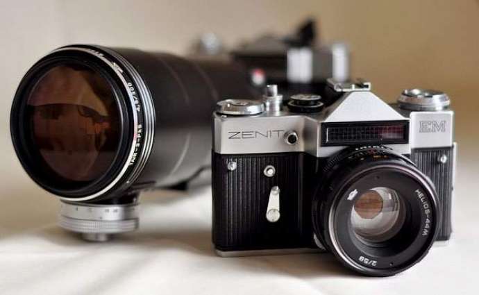 Russia's Krasnogorsky Zavod Says Plans to Work With German Leica on Zenit Camera Revival
