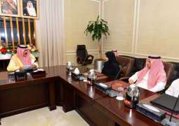 الأمير عبدالعزيز بن سعد يترأس اجتماعا حول مستقبل خدمات العمل والتنمية الاجتماعية بمنطقة حائل