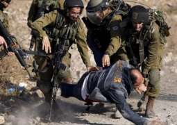 مقتل 3 فلسطینیا و اصابة 380 علي الأقل عبر اطلاق النار علي المحتجیین من قبل القوات الاسرائیلة